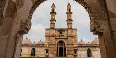 Jhuta Minar