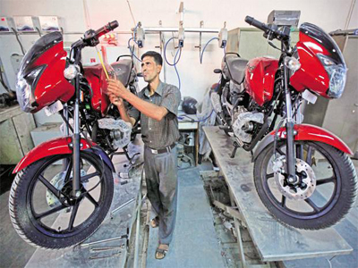 Bajaj Auto sales tumble by 4% in June