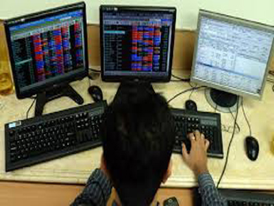 BSE Sensex soars 291 pts in early trade on global cues