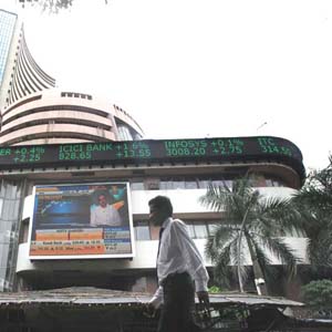 Sensex ends 115 points down, Nifty settles at 8,517