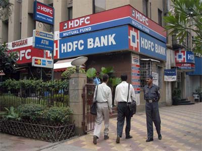 HDFC cuts home loan rate by 25 bps