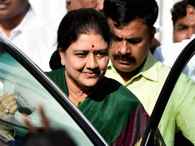 Sasikala to be next Tamil Nadu CM as Panneerselvam resigns