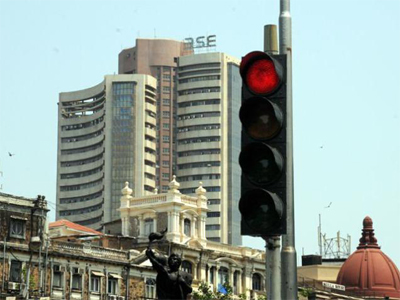 Sensex tumbles 378 points, Nifty cracks 7,700