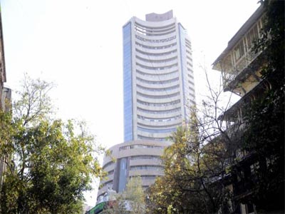 Sensex loses 360 points, Nifty ends at 10,350; RIL leads the plunge, Lupin, Cipla worst losers