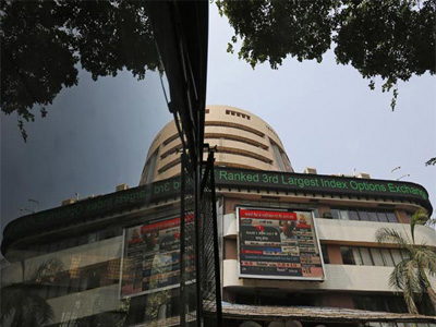 Sensex ends 34 points down on weak global cues, Nifty settles at 7,733; Inox Wind, ABG Shipyard tank