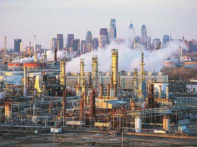 IOC, BPCL, HPCL sign deal to set up India's biggest oil refinery