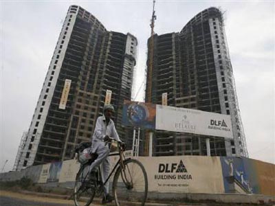 Blackstone, GIC eye 40% in DLF arm