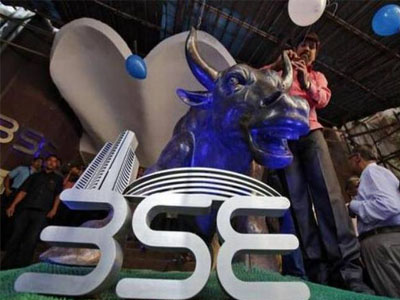 Sensex tanks 216 points; Nifty below 10,000