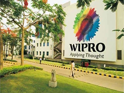 300 job aspirants protest against delayed hiring in Wipro