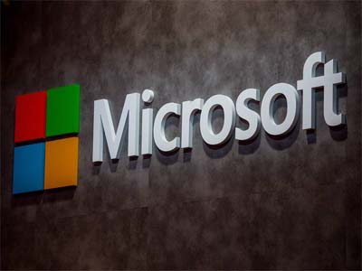 Microsoft opens SQL server to Linux