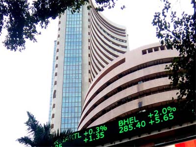 Nifty at over 15-month high, Sensex up 104 points on global cues