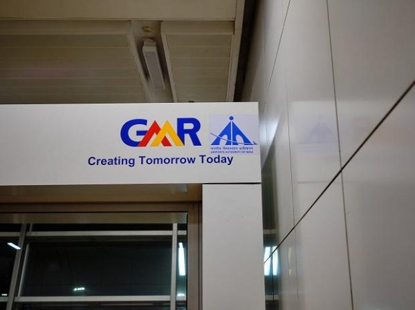 GMR to invest Rs 500 cr in metro rail link project to Hyderabad Airport