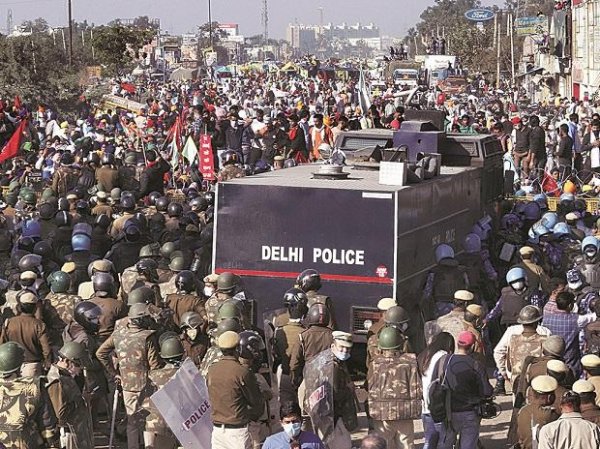 Delhi Police files FIR over border clash between farmers, security forces