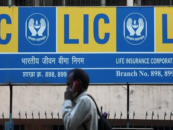 LIC asks its policyholders to update PAN details for participation in IPO