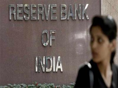 RBI closes demonetization deposit window for Indians abroad; NRIs can still queue up