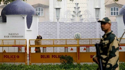 Two Pakistan High Commission officials in Delhi caught spying; to be declared persona non grata