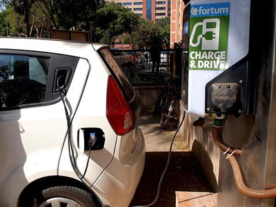 Govt softens stance on time frame for transition to electric vehicles
