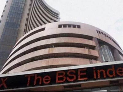 Investors face issues at NSE due to technical glitch, Sensex slumps from record high