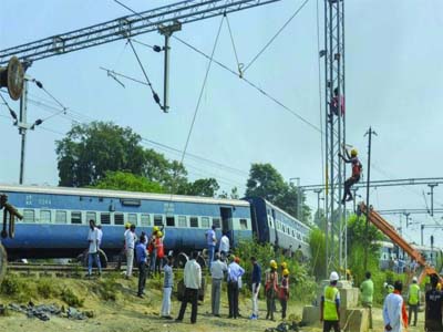 Seven killed, 60 injured as train derails in Rae Bareli