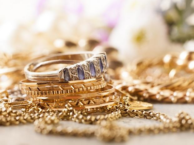 Gold prices slump to Rs 48,900 per 10 gm, Silver rallying at Rs 51,950 a kg