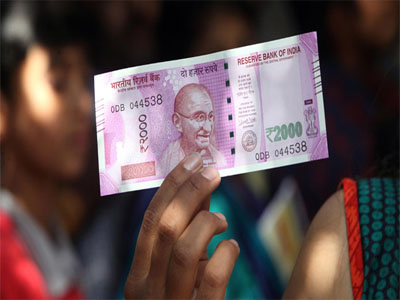 NO PROPOSAL TO WITHDRAW RS 2,000 NOTES: GOVT