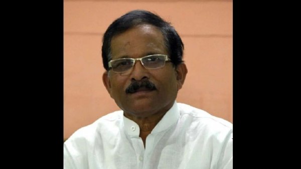 Union Minister Shripad Naik injured in car accident, wife and close aide die