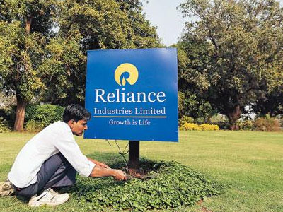 RIL, JM Financial bid jointly to buy textile manufacturer Alok Industries