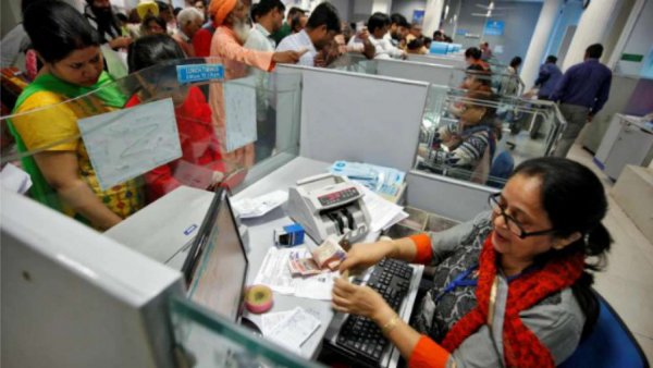 Big news! State Bank of India charging money on digital transactions, card swipes from SBI account holders