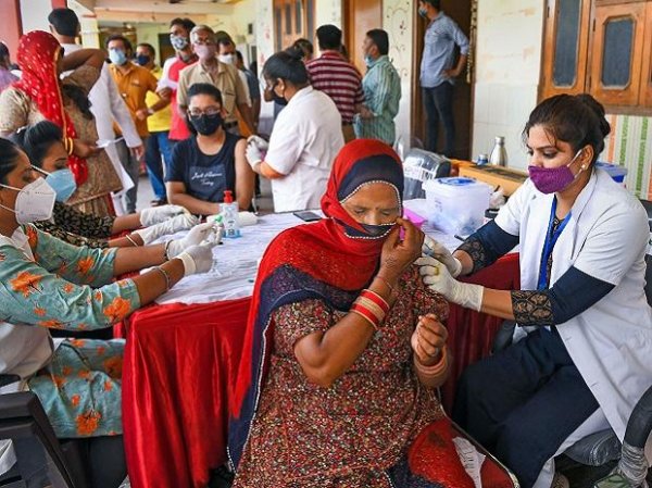 India records 37,154 new Covid-19 infections, 724 fresh fatalities