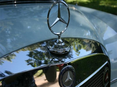 Daimler recalls hundreds of thousands of Mercedes-Benz diesel vehicles