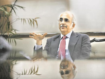 Aircel-Maxis case: Yes Bank wants RBI to decide on Ashok Chawla continuing as chairman