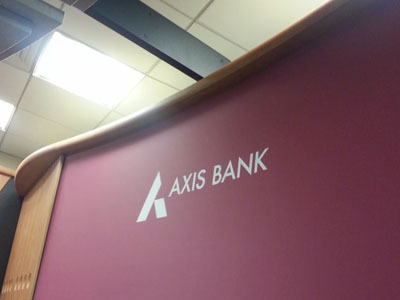 Axis Bank eyes Apple-like customer focus