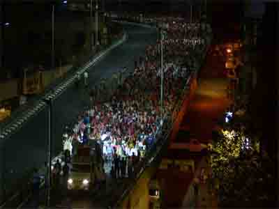 Maharashtra farmers call off protest after Fadnavis bows to their demands