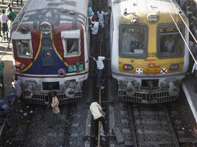 Indian railways to lay tracks at 7.7 km per day