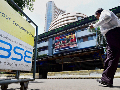  Sensex slides 58 points as IT continues to be a drag