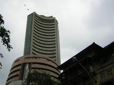 Sensex slips 281 points to close at 33,033; did Q2 earnings fail to justify the rally?