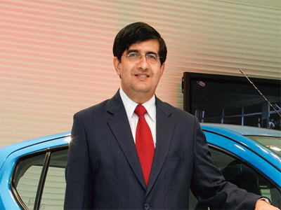 Three top Tata Motors executives quit even as Pareek scripts shift