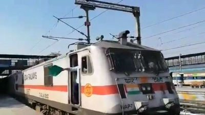 New Delhi-Bilaspur Rajdhani, first special train amid coronavirus lockdown, begins journey with 1072 passengers
