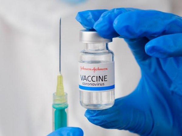 US calls for pause on J&J's Covid-19 vaccine after 6 clotting cases