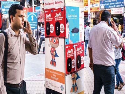 Idea posts Rs 1,107 cr loss on Jio price hit
