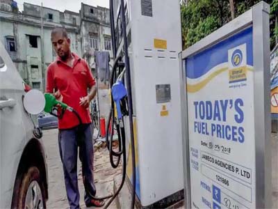 Fuel prices continue to rise, PM Narendra Modi to meet oil company heads
