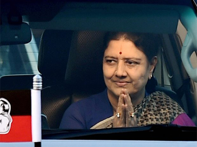'Not going to change even a word': Supreme Court asks Sasikala to surrender immediately