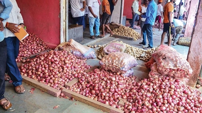 Wholesale price inflation eases to 1% in March
