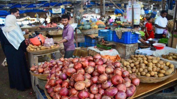 Centre imposes ban on export of all varieties of onions with immediate effect