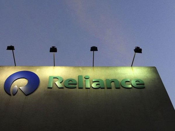 RIL gains nearly 3% on reports of Aramco eyeing stake buy in its O2C biz