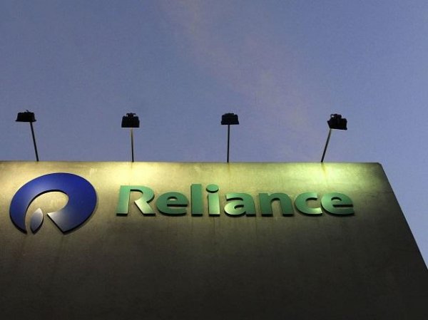 RIL gains nearly 3% on reports of Aramco eyeing stake buy in its O2C biz