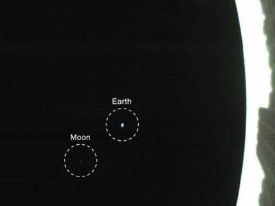 NASA CubeSats beam back 'classic portrait' of Earth, Moon