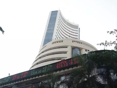 Sensex, Nifty start on a tepid note