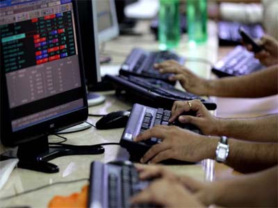LIVE: BSE Sensex down over 80 pts on weak global cues