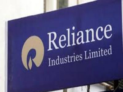 Fitch Ratings raises Reliance's outlook to positive